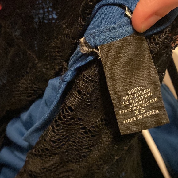 Express Open Back Velvet Lace Dress in XS - Picture 4 of 4